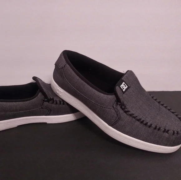 DC Villain Skate Shoe Mens size 8/Women\'s Size 9.5-10 Grey/Black/White EUC mens dc slip on shoes products for sale | eBay main image 3